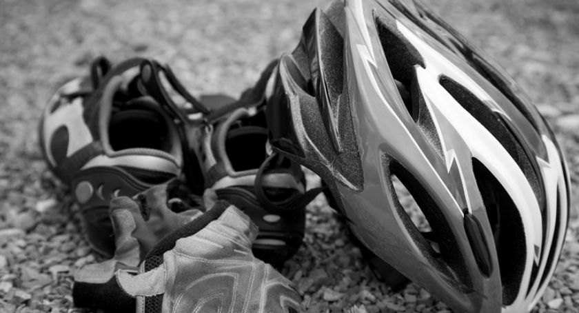 Tragedia podczas zawodów w Sobótce. Nie żyje 49-letni kolarz