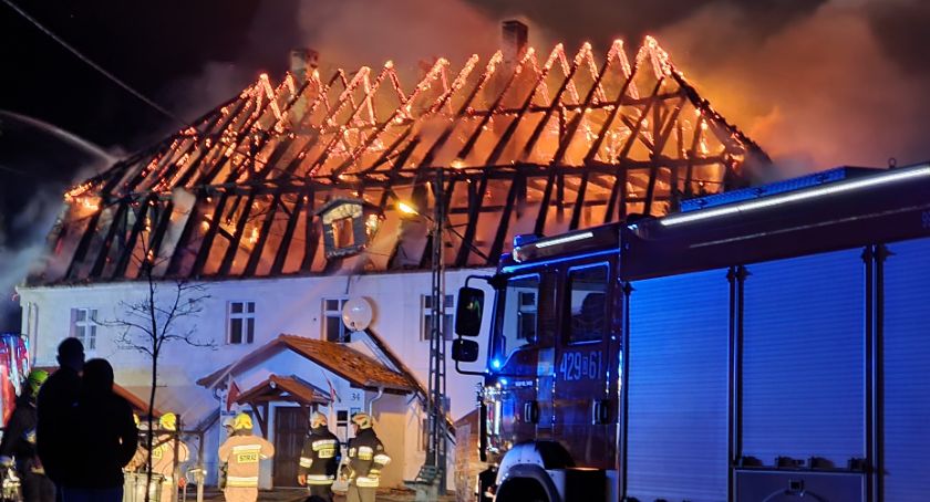 Pożar plebanii w Jakubowie. Straty oszacowano na blisko dwa miliony złotych