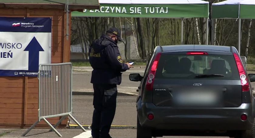 Zalegające szczepionki i brak chętnych na szczepienia w Wałbrzychu