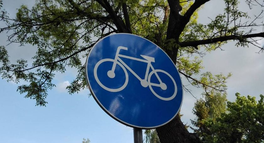 Niebezpieczne zdarzenie drogowe z udziałem cyklisty na ulicy Grabiszyńskiej