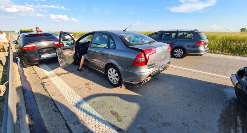 Kolizja 4 aut na 128 kilometrze autostrady A4 w kierunku Wrocławia