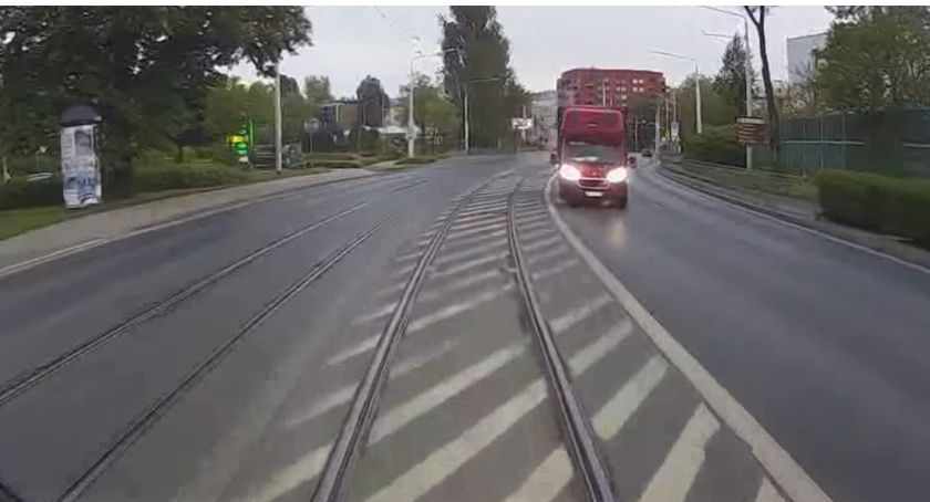 Motornicza z Wrocławia zatrzymała pijanego kierowcę. Zobacz film