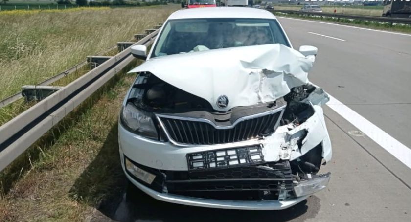 Wypadek na 147 kilometrze autostrady A4 w kierunku granicy. Dziecko trafiło do szpitala