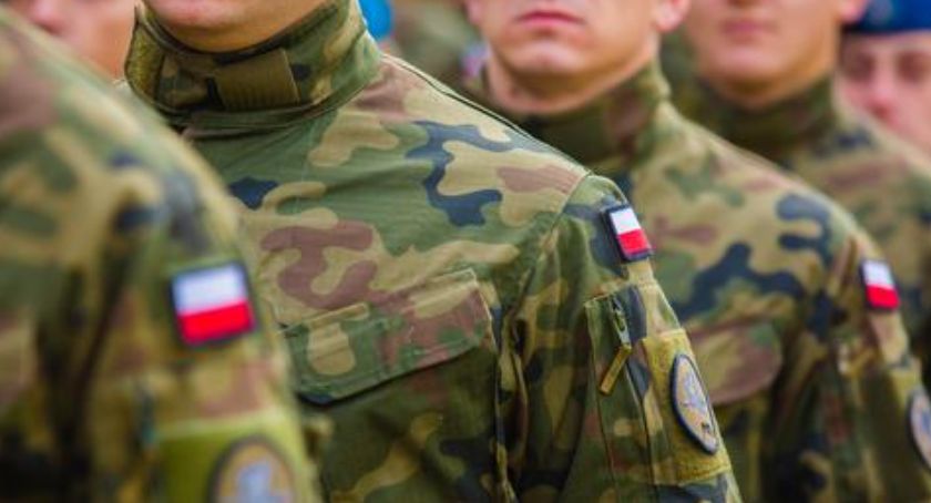 Nie żyje młody żołnierz. Mężczyzna postrzelił się w mieszkaniu na Koszarowej