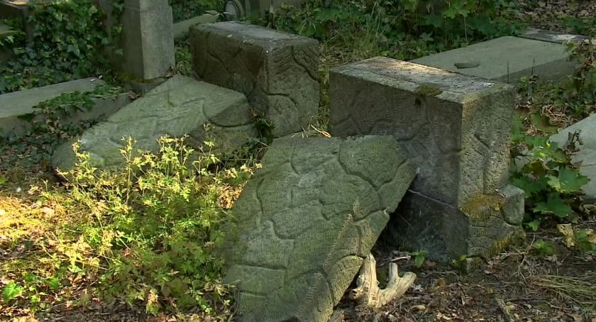 Pięciu dwunastolatków zatrzymanych w związku ze zniszczeniem nagrobków na cmentarzu we Wrocławiu