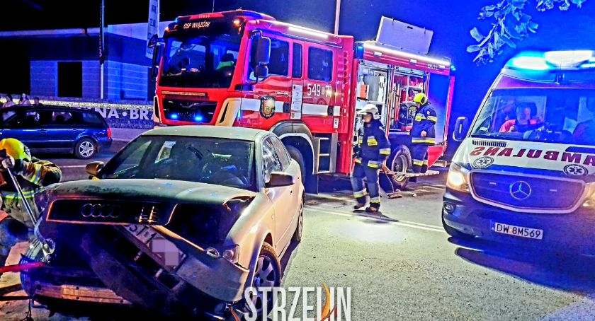 Zderzenie dwóch pojazdów w Starym Wiązowie