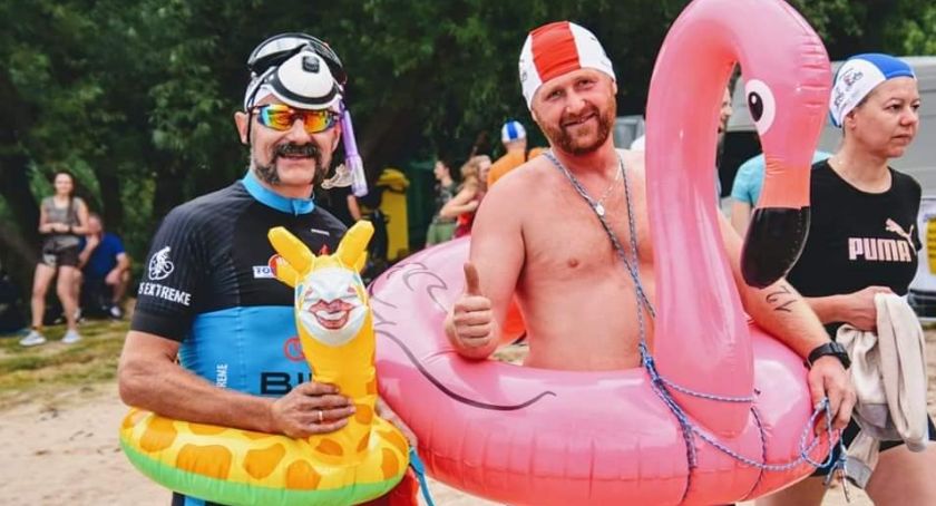 Zostań Januszem i Grażyną. Ruszyły zapisy do udziału w Triathlonie nad Jeziorem Sulistrowickim