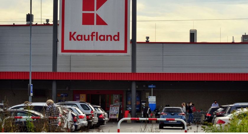 Pożar w Kauflandzie przy Legnickiej. Ewakuowano pracowników i klientów sklepu