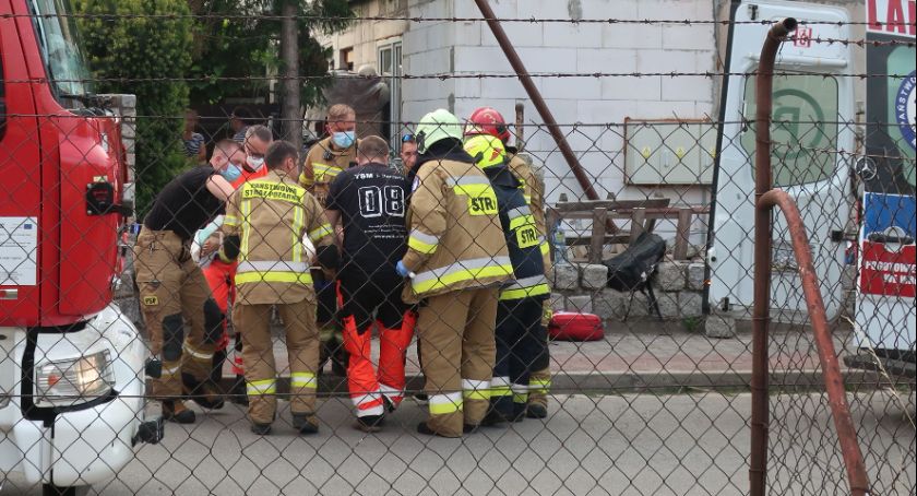Potracenie 25-letniej rowerzystki w Siechnicach. Stan kobiety jest ciężki