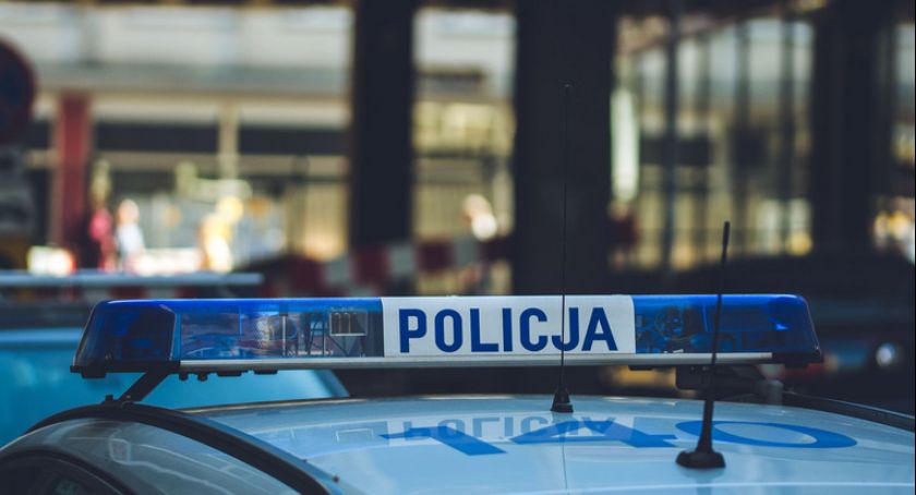 Kamieniec Ząbkowicki. Mężczyzna odnalazł zwłoki noworodka ukryte w walizce