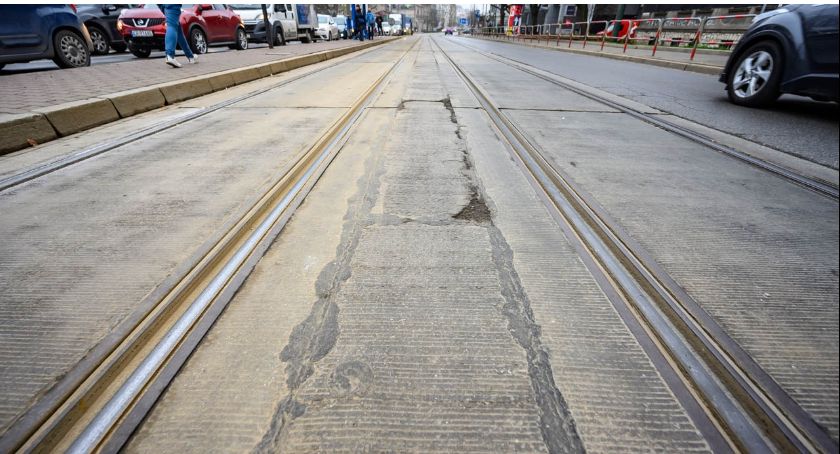 Zderzenie osobówki z tramwajem. Kierująca Volkswagenem trafiła do szpitala