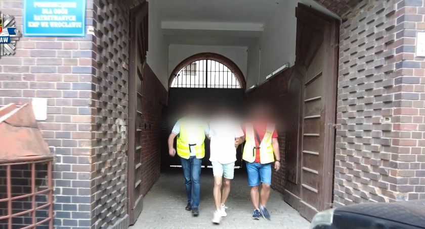 20-letni obywatel Ukrainy zatrzymany podczas kradzieży metodą na BLIKa