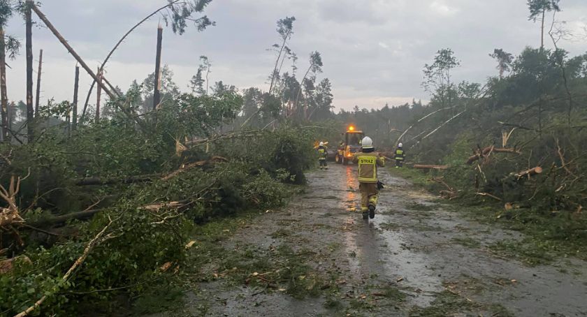 Potężna burza minęła Wrocław i uderzyła pod Sycowem. Olbrzymie zniszczenia w powiecie oleśnickim