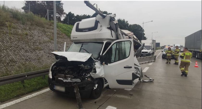 Kolizja 3 aut na 125 kilometrze autostrady A4 w kierunku Wrocławia