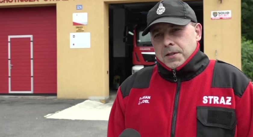 Strażak o kierowcach, którzy jechali pod prąd korytarzem życia po wypadku na S3