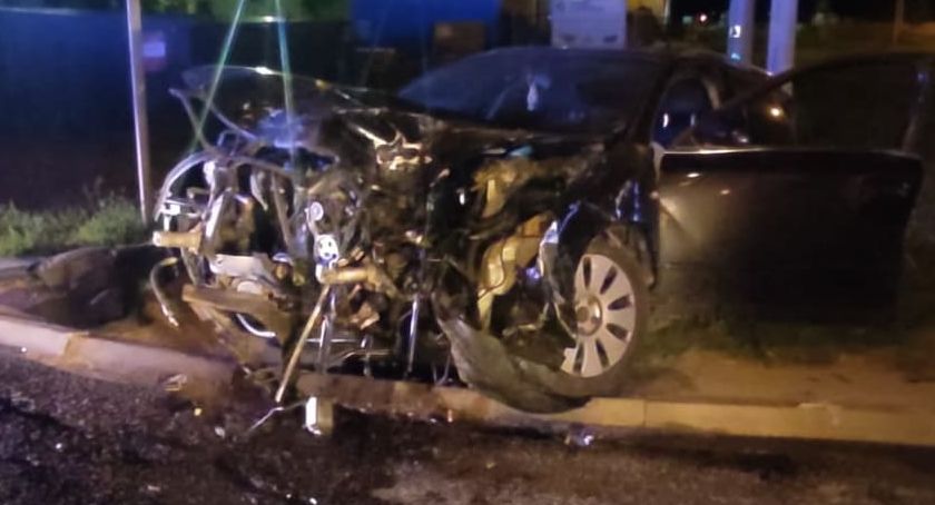 Wypadek w centrum Kątów Wrocławskich. Kierowca audi w ciężkim stanie