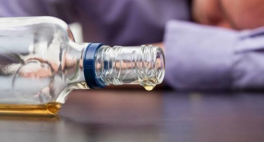Matka miała 3.5, a ojciec ponad 2.5 promila alkoholu w organizmie. Niestety w takim stanie ,,sprawowali opiekę’’ nad 5-letnią córeczką