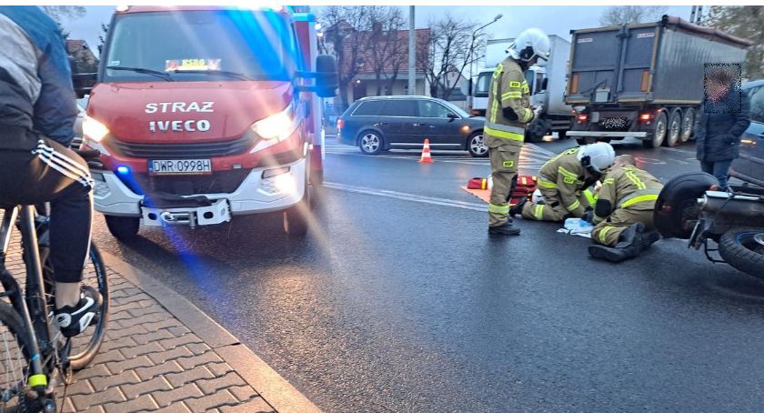 Gniechowice. Poważny wypadek z udziałem motocyklisty