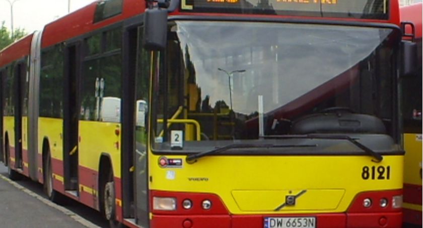Komunikacją miejską tylko w maseczce
