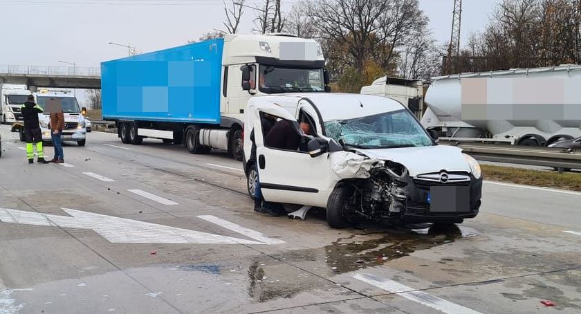Kolizja na 137 kilometrze autostrady A4 w kierunku Wrocławia