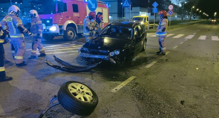 Zderzenie BMW z Mercedesem przy LG pod Wrocławiem