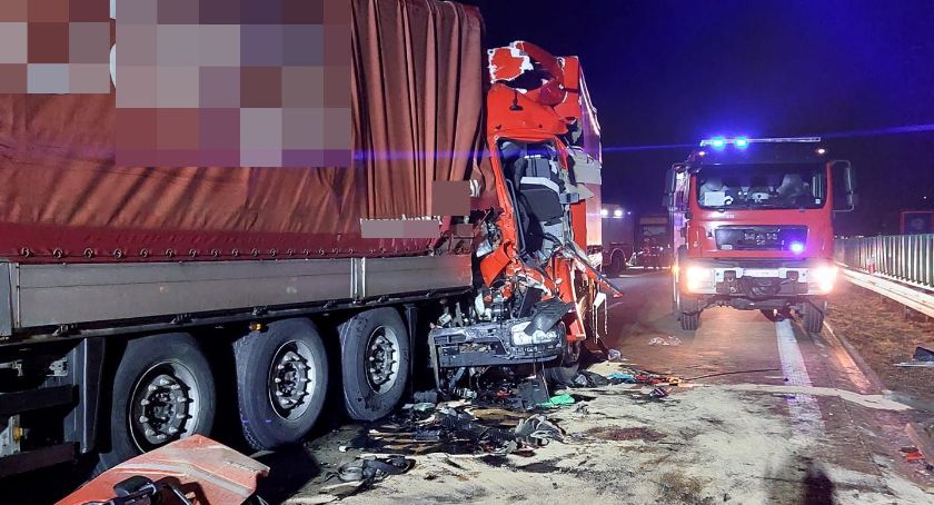 Śmiertelny wypadek na autostradzie A4. Ciężarówka wjechała w pojazd należący do służb drogowych