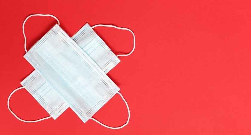 Nowe obostrzenia - zdalna nauka i obowiązkowe szczepienia