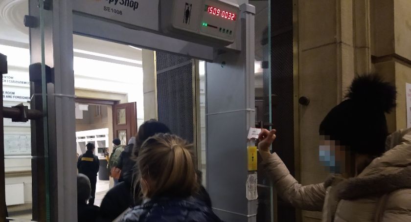 Awantura w Dolnośląskim Urzędzie Wojewódzkim. Na miejsce wezwano policję