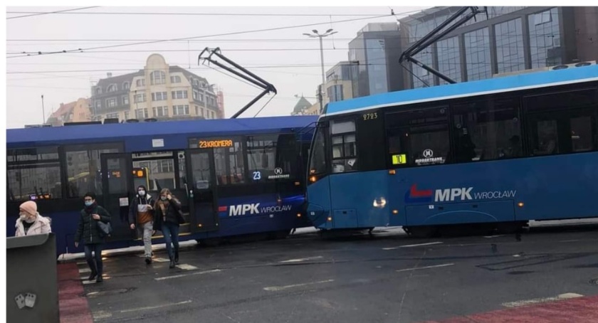 Poranna kolizja na placu Dominikańskim