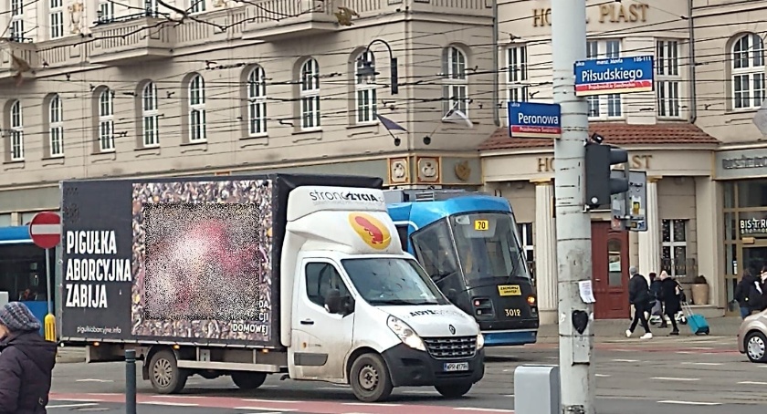 Zdjęcia martwych płodów ponownie straszą mieszkańców