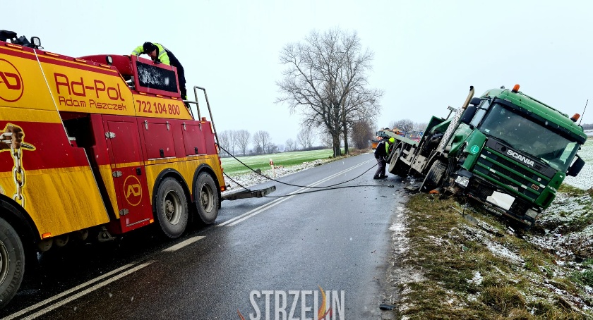 Zimowy paraliż na trasie Strzelin-Wrocław