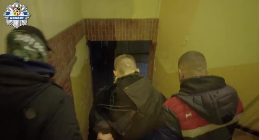 Włamali się do szkoły dla dzieci z porażeniem mózgowym. Sprawcy zatrzymani przez policję