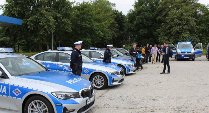 Ile zarabiają policjanci?