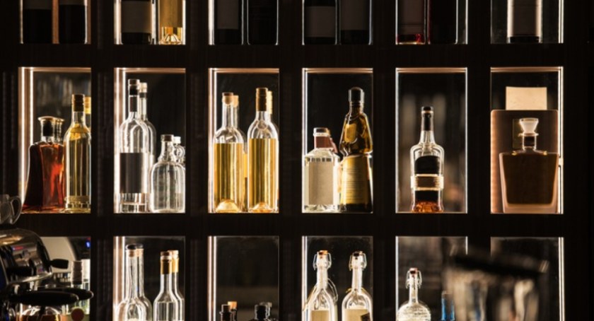 Alkohol tylko dla zaszczepionych. Takie restrykcje nie dla Polaków