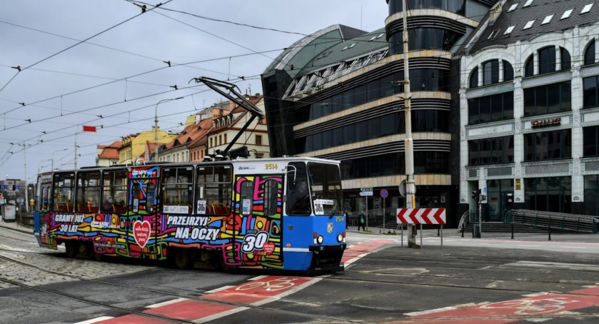 Niemal 100 tysięcy zł na leczenie wzroku dzieci. Tramwaj MPK Wrocław wylicytowany!