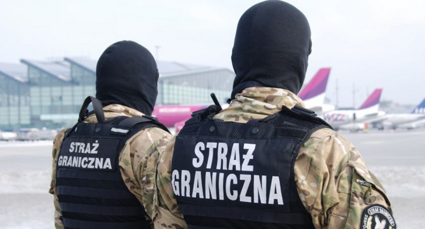 Internetowy oszust zatrzymany na wrocławskim lotnisku. 48-letniego Polaka poszukiwały niemieckie służby