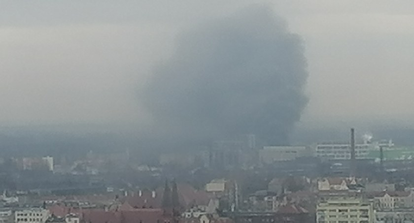 Pożar na budowie przy Krakowskiej. Poszkodowana została jedna osoba
