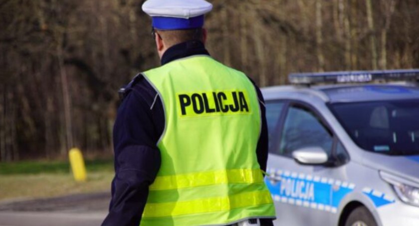 Miał zakaz prowadzenia pojazdów. Zatrzymali go wrocławscy policjanci, kiedy kierował skradzioną koparko-ładowarką