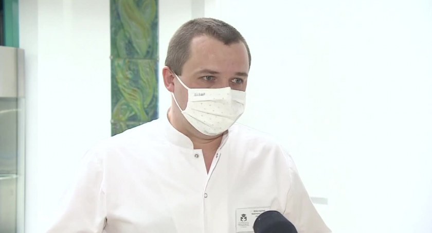 Czwarta dawka szczepionki dla osób z zaburzoną odpornością. Ministerstwo wystawiło już ponad 10 tys. skierowań
