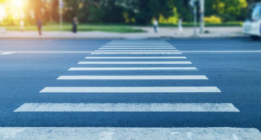 Niebezpieczne zdarzenie z udziałem osoby pieszej na jednej z wrocławskich ulic
