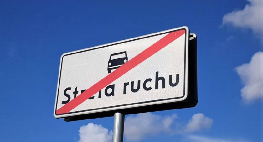 Wyjeżdżając ze strefy ruchu nie ustąpił pierwszeństwa kobiecie, którą potrącił