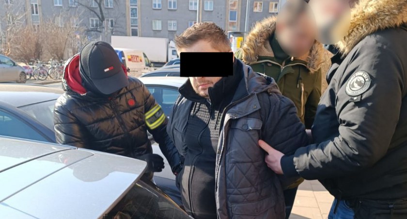 Sprawca śmiertelnego wypadku zatrzymany przez policję. Mężczyzna był poszukiwany listem gończym