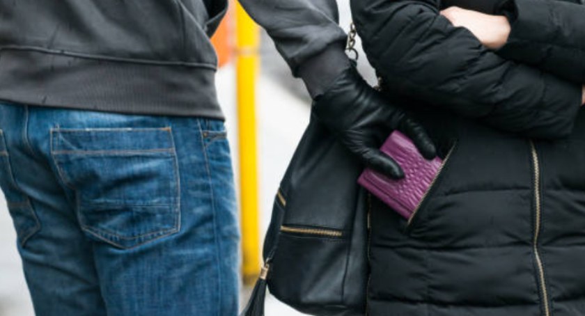 Uważaj na ,,kieszonkowców’’! Lubią tłok w komunikacji i galeriach handlowych, a także twoje pieniądze…