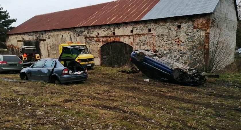 Kradł samochody wywożąc je lawetą z napisem „Autopomoc”. Policjanci odzyskali skradzione pojazdy oraz pochodzące z nich części 