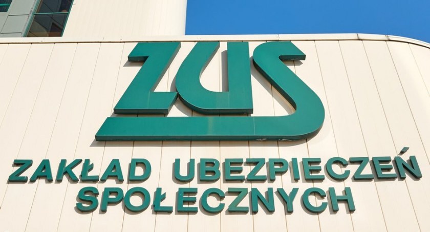 ZUS uruchomił specjalną infolinię dla uchodźców. Rozmowy będą prowadzone w języku polskim i ukraińskim
