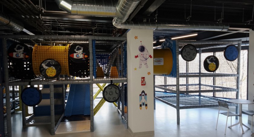 N-Park Maślicka z nowym miejscem zabaw dla dzieci. „Kosmiczna baza” zaprasza od 1 kwietnia