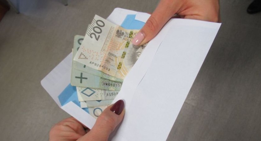 Po telefonie od fałszywej pracownicy banku 59-latek stracił ponad 2 tysiące złotych 