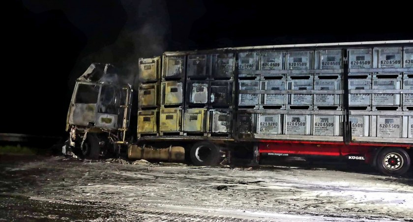 Kolizja i pożar samochodu ciężarowego na A4. Zobacz FILM