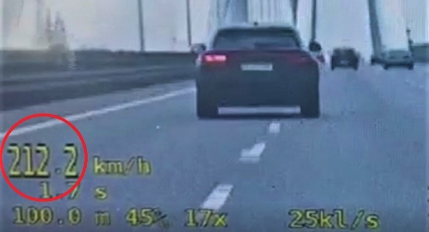 Ponad 212km/h na AOW. Kierowca osobowego Audi bez dyskusji przyjął mandat na kwotę 2500zł i 10 pkt. karnych