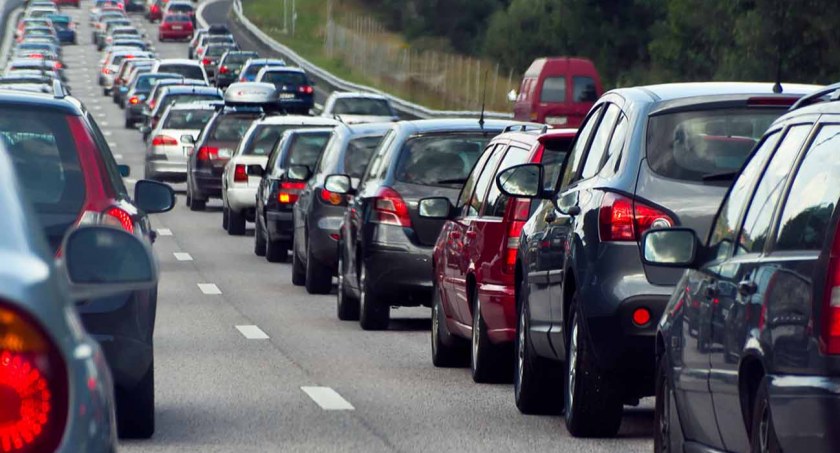 Czego się spodziewać na drogach w długi weekend majowy? Eksperci z Yanosik podpowiadają!